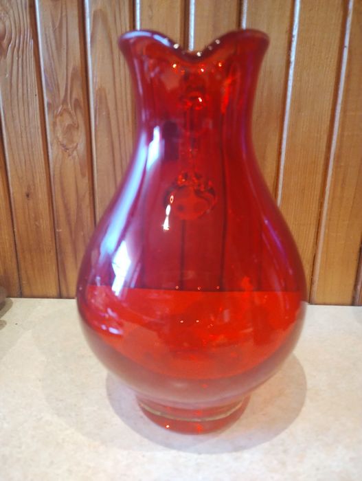 Dzbanek czerwony projektu Horbowego