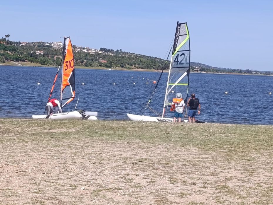 Catamarã minicat 420