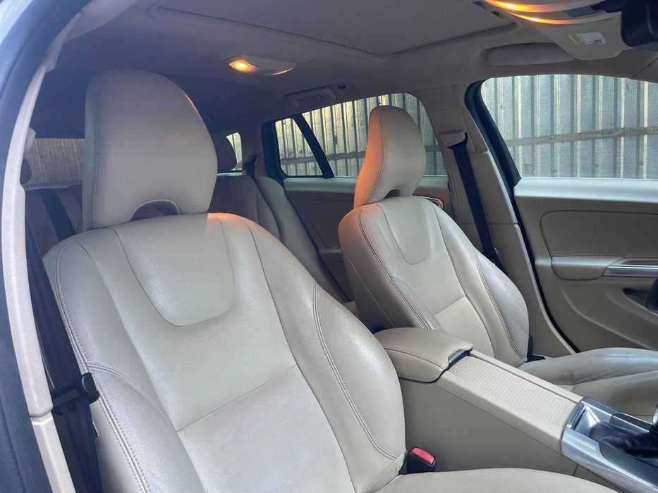 Volvo V60 2.0 бензин