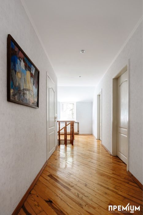 ПРОДАЖ Половина будинку 6 кімнат центр міста