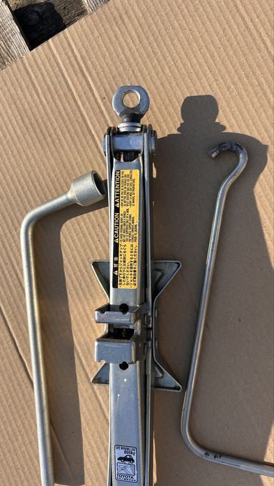 Домкрат Toyota Urban Cruiser,2009-2014,Toyota yaris,оригінал