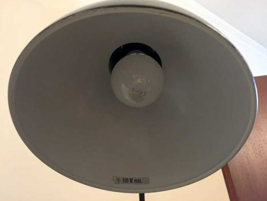 Candeeiro de mesa de arquitecto IT Louis Poulsen em Preto