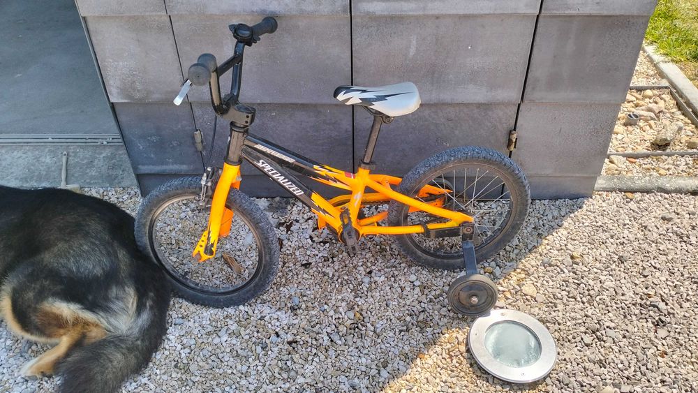 Bicicleta Specialized HotRock 16