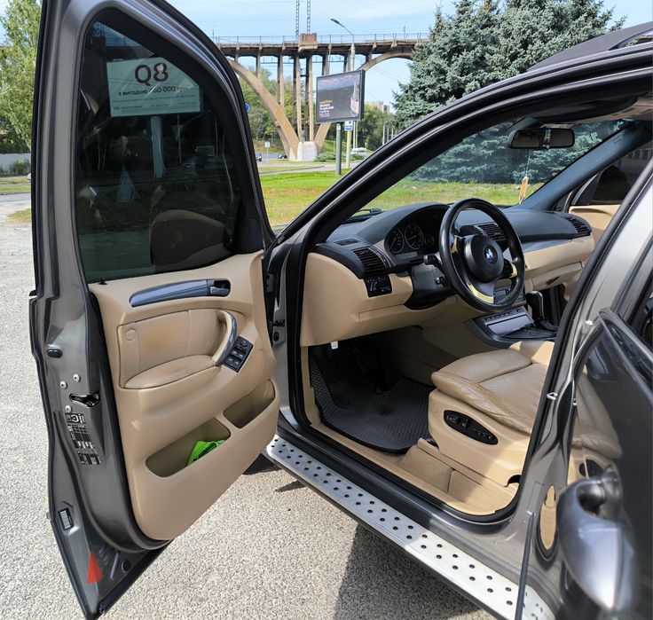 продаж BMW X5 e53