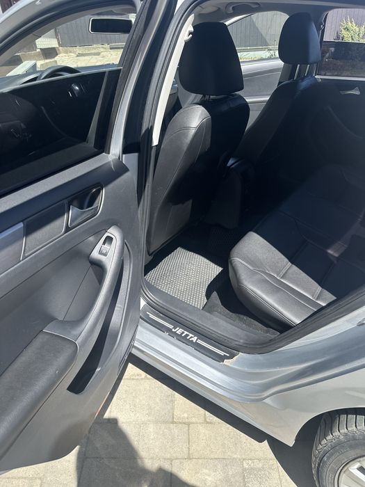 Продам vw jetta 2015 рік