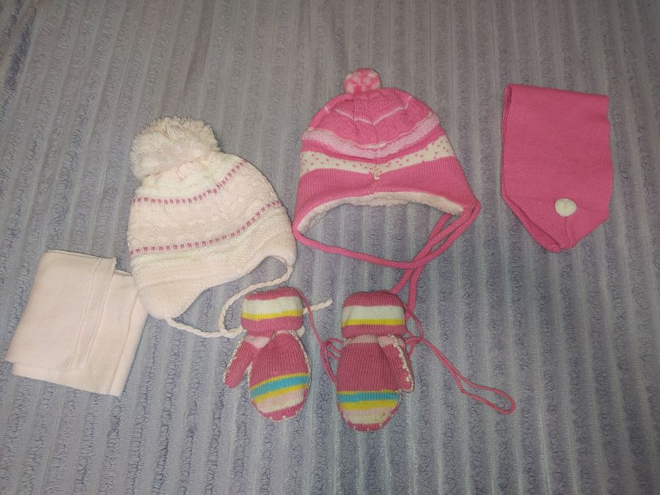 Продам шапки, рукавички.