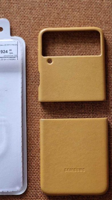 Оригінал Чехол Sasmung Leather Cover Mustard для Samsung Galaxy Flip 3, також підходить для Samsung Galaxy Flip 4