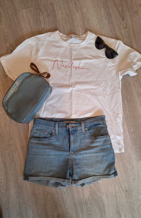 Шорти Levi's оригінал. Розмір S-М. 50% на ЗСУ