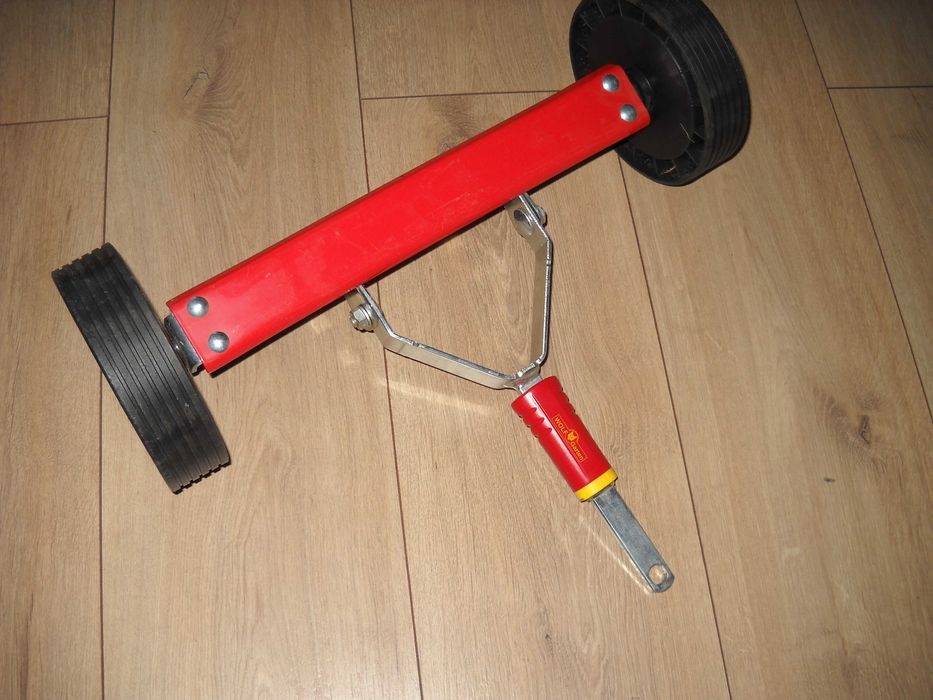 Wertykulator ręczny na kółkach Wolf - Garten