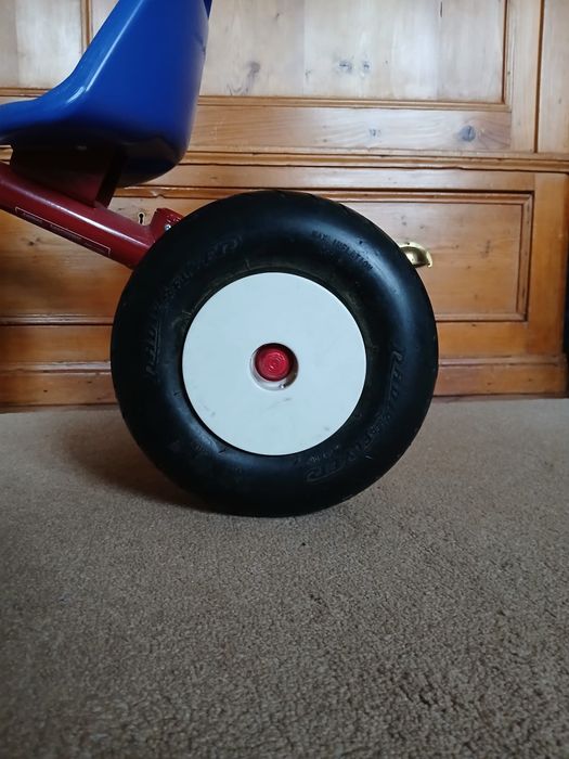 Triciclo para criança ótimas condições