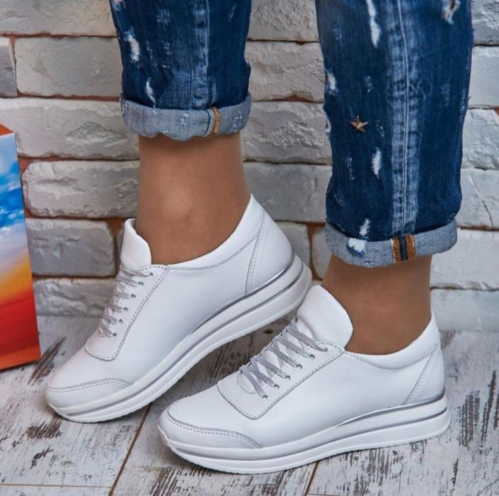 Жіночі шкіряні кросівки 37 розмір