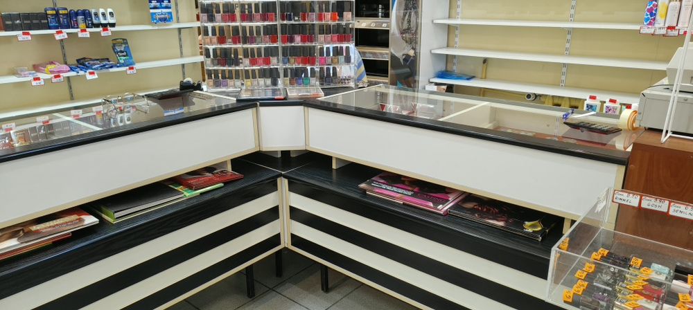 Lady sklepowe białe