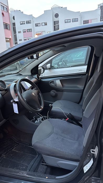 Peugeot 107 - 2006 | Gasolina | Económico e Fiável