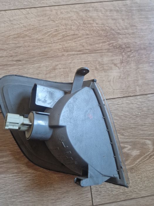 Kierunkowskaz subaru forester sf