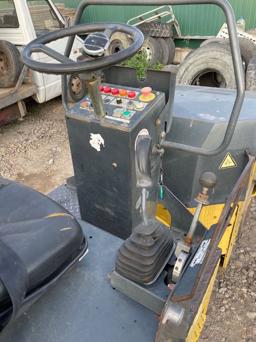 Каток Bomag BV100AD3