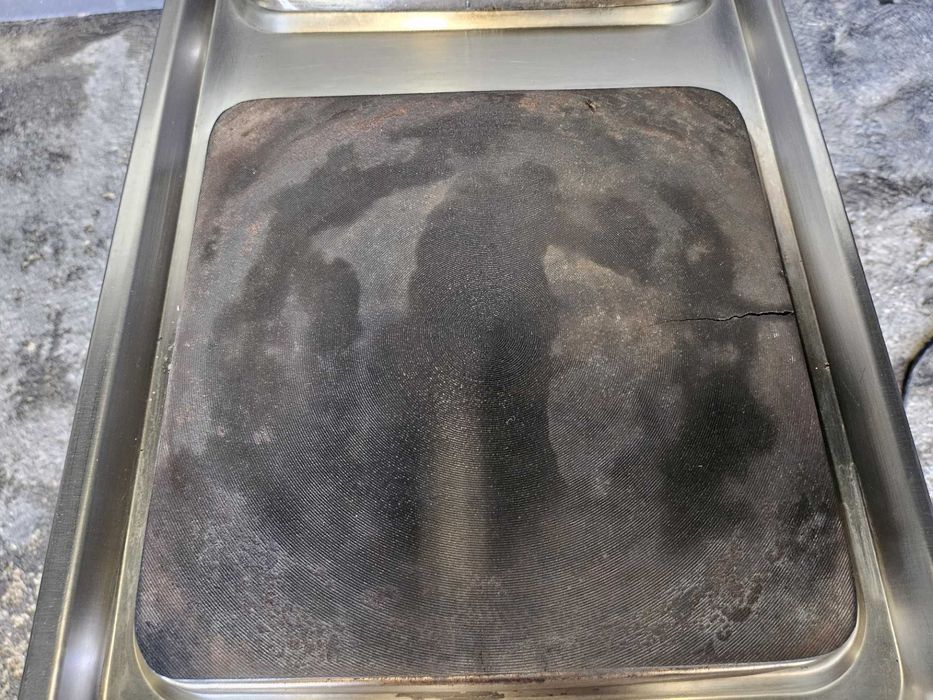 Fogão elétrico com 2 placas