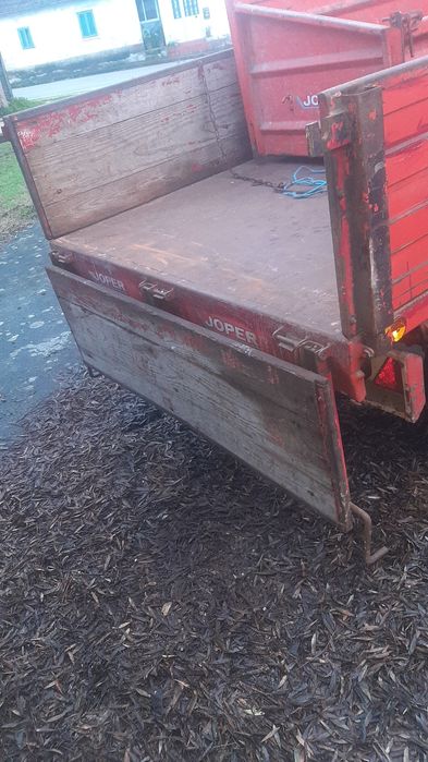 Reboque  tribasculante   joper de 3000 Kg  , em  muito  bom  estado
