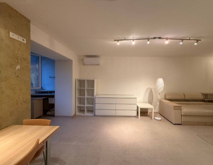 Продам 1-кімнатну квартиру, метро Левада,3поверх 14-ти поверхового будинку,сучасний ремонт. PP S