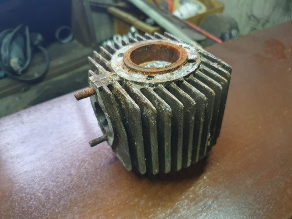 Cylinder z tłokiem Jawa 50 Mustang Ogar 200