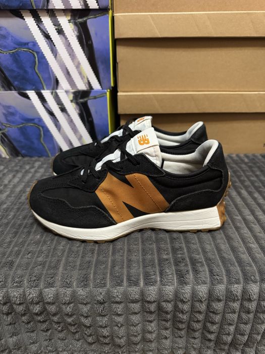 Оригінальні кросівки New Balance 327 36(23см)