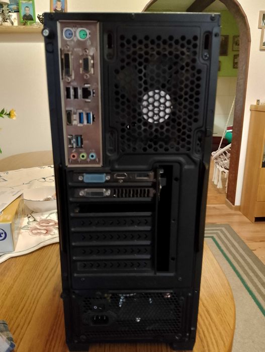 Komputer stacjonarny