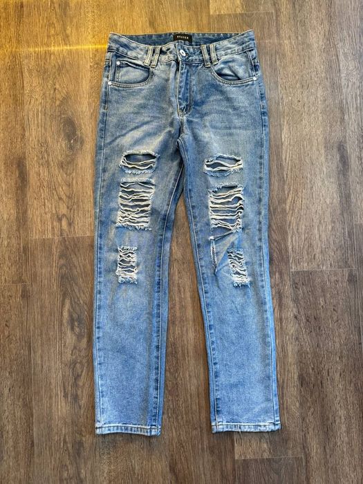 Модні, рівні джинси бойфренди