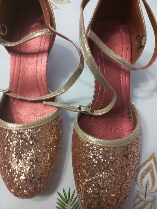 Buty do tańca r.39 wew.24cm Nowe