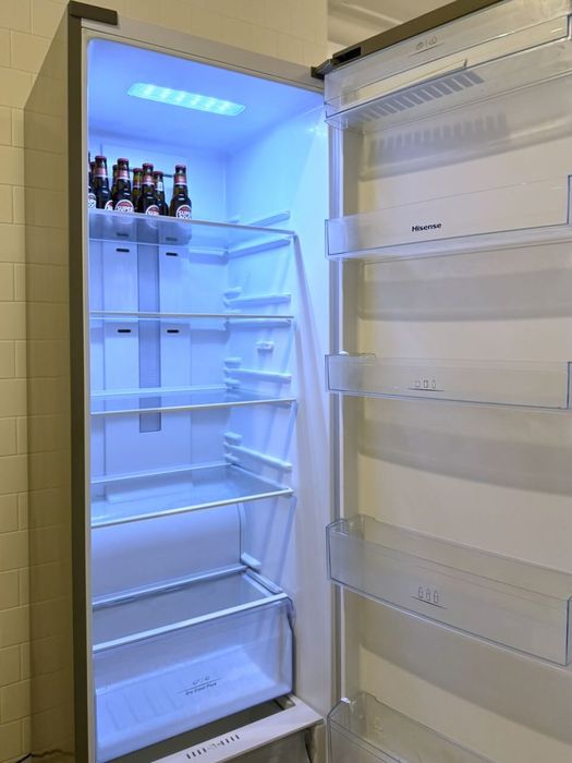 Frigorífico Hisense No Frost - 185.5 cm - 360 L - Inox - RL475N4BC2