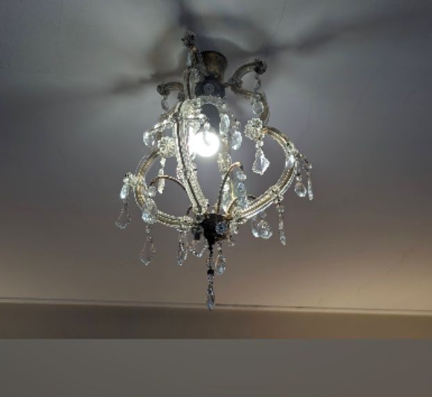 Candeeiro de teto e 2 andarelas de parede em cristal.