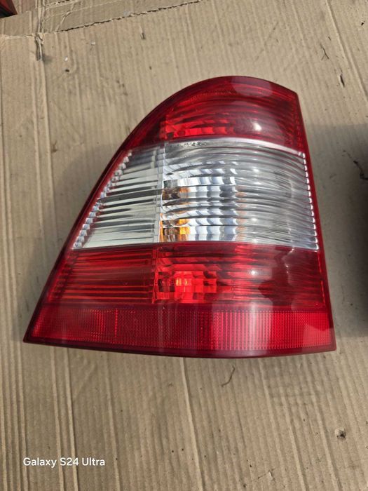 MERCEDES ML W163 Lampa tylna tył lewa