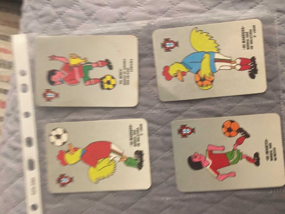 Lote 25calendários  antigos Mundiais e Europeus de Futebol 84/86/90