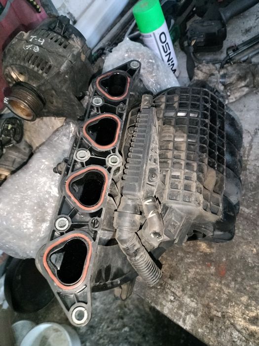 Впускний колектор 036129709GT Volkswagen Skoda Seat