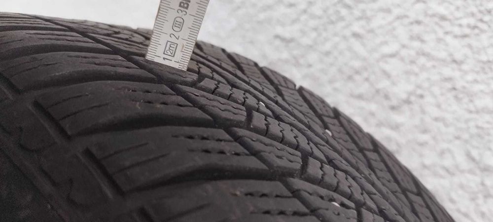 Felgi stalowe BMW z oponami Good Year Ultragrip 8