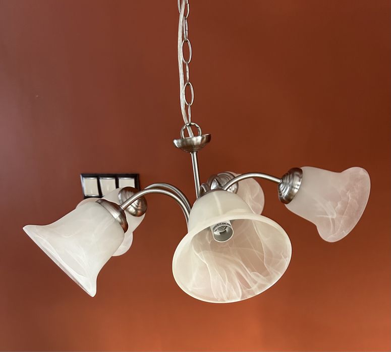 Lampa piecioramienna