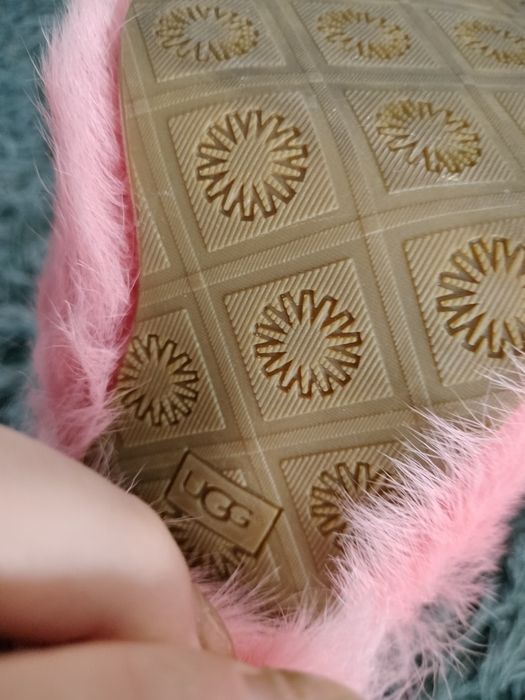UGG klapki w rosa różowe z futerkiem na obcasie