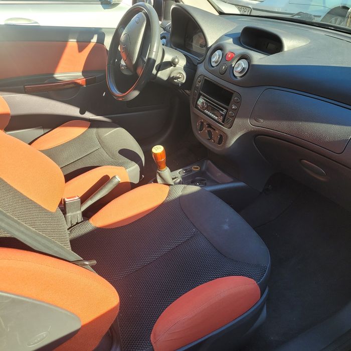 Sprzedam Citroena c2 1.1  vtr