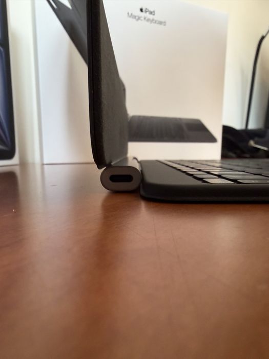 iPad Air M4 11” + Magic Keyboard