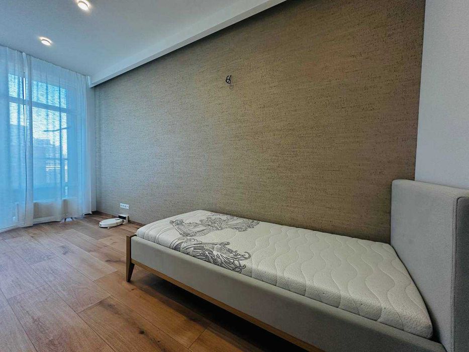 Продам 4х кімнатну квартиру 110 м2  ЖК IQ Hаuse Нагорний Парк Шевченко