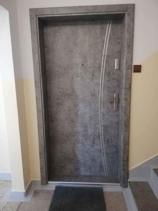 Drzwi wejściowe i wewnętrzne z montażem