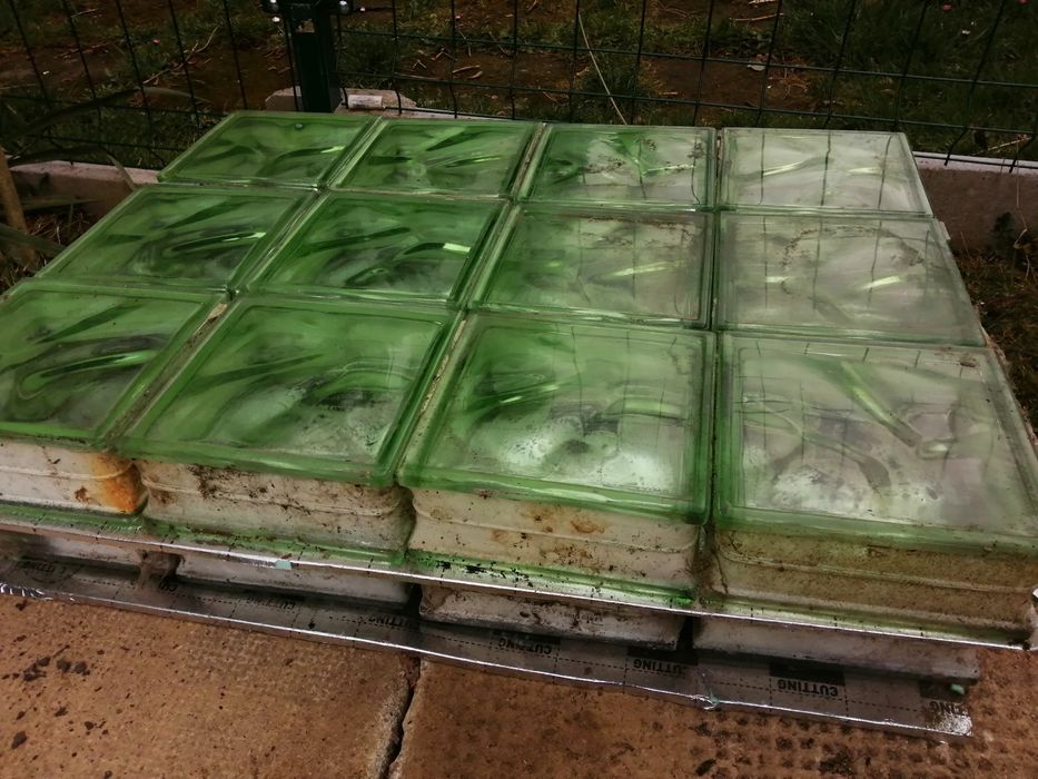 Luksfery pustaki szklane zielone