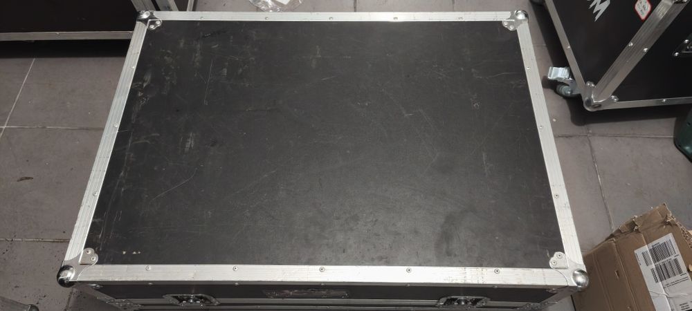 Behringer X32 (com rack)