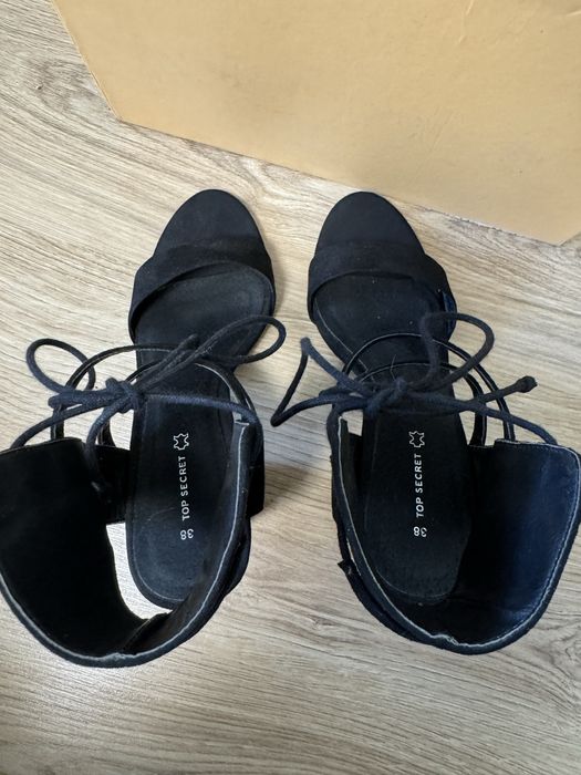 Жіночі босоніжки