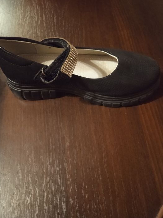Продам туфлі для дівчинки
