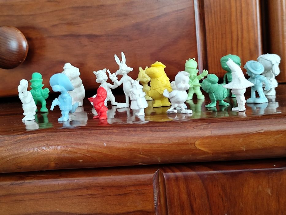 Figuras monocromaticas de Olá e Rajá64564004012163120