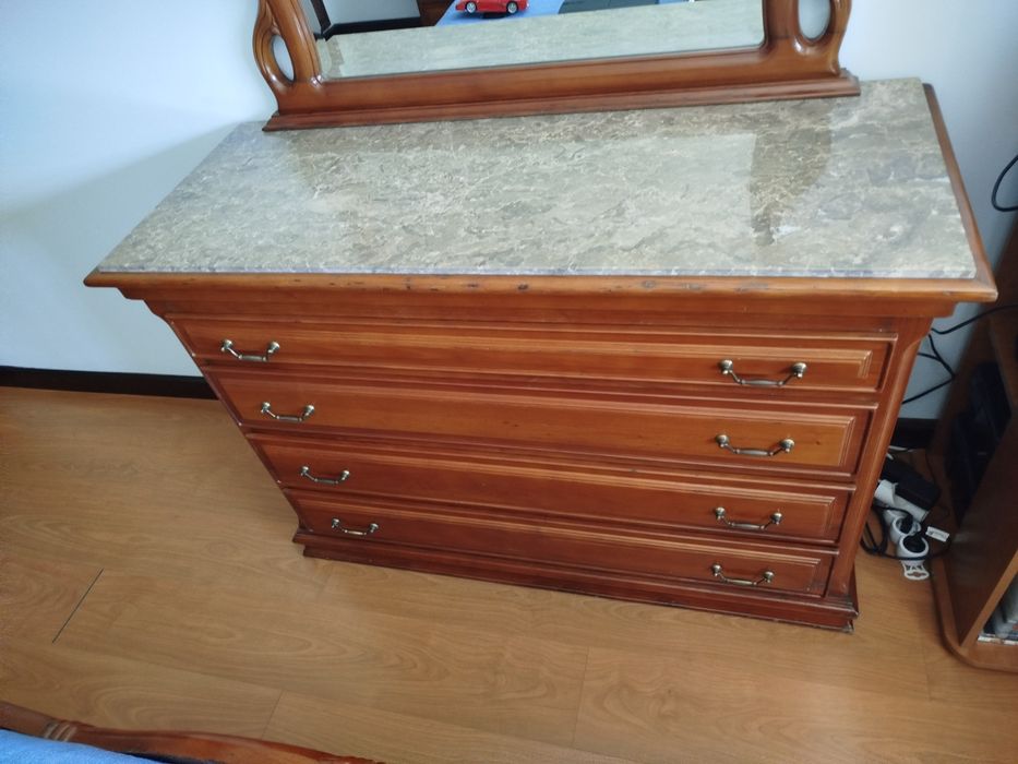 Móveis de quarto de madeira castanho