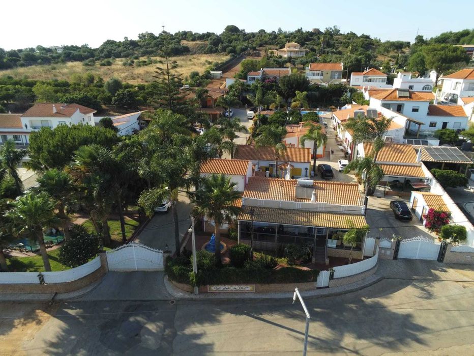 Casa Térrea local sossegado: Aluguer Temporário e Férias praia a 10min