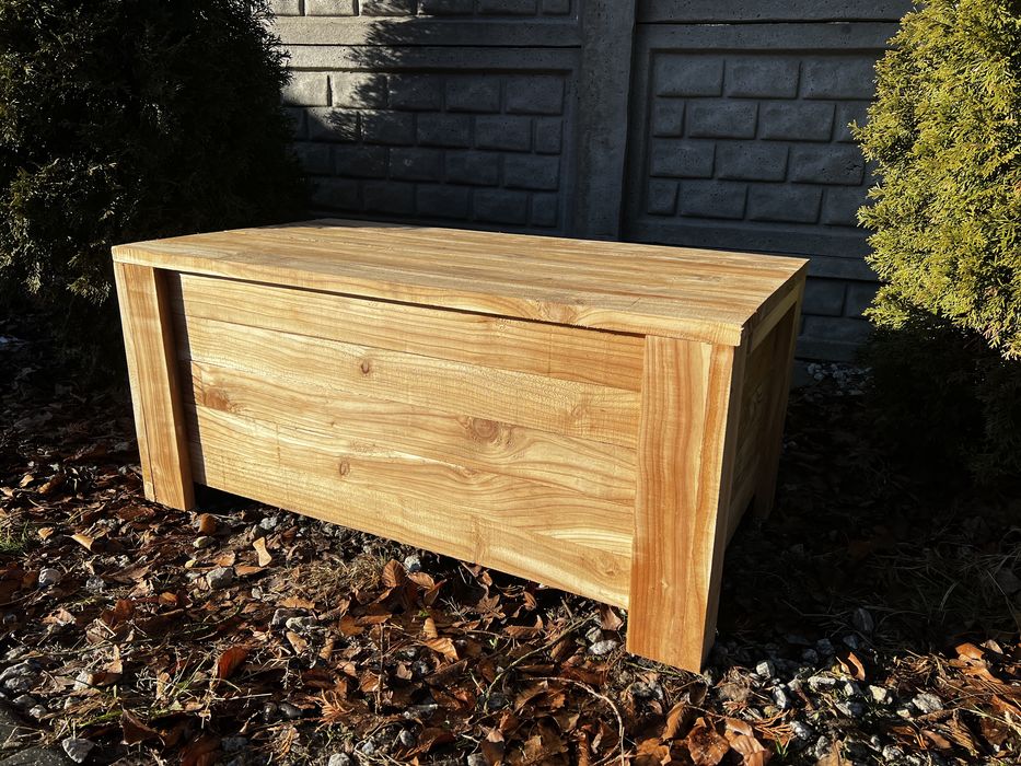 Kufer drewniany modrzewiowy do spiżarni, garażu, piwnicy - modrzew
