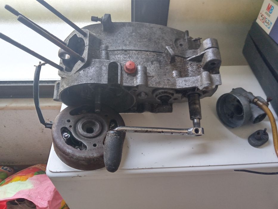 Varias peças de motorizada