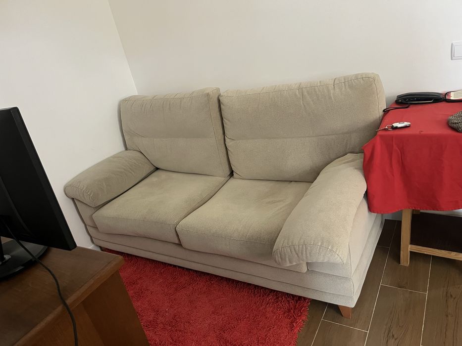 Sofá Bege 2 lugares bem conservado