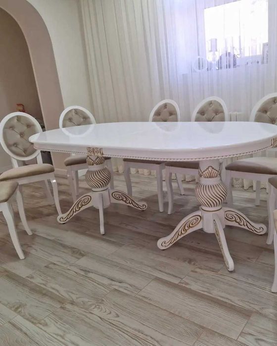 Комплект обеденный стол и стулья. Кухонний стіл та стільці.